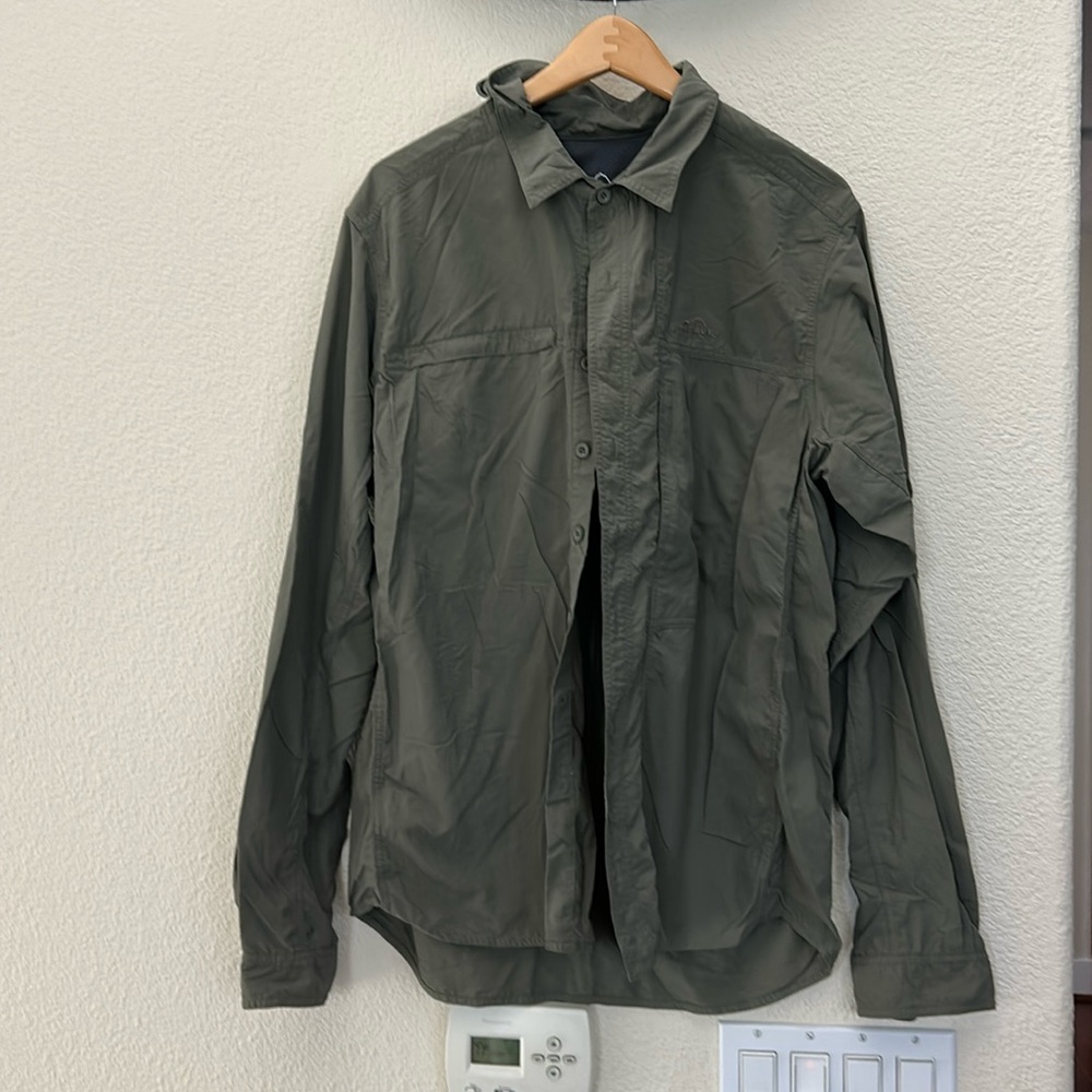 Eddie Bauer Outdoor Long Sleeve Button down Green LT excellent condition